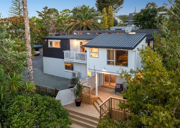  at 2/35A Rangatira Road, Beach Haven, North Shore City, Auckland