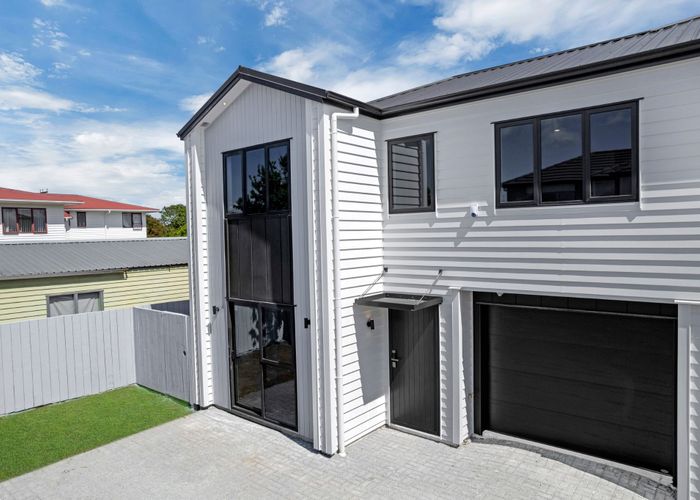  at 8D Gardiner Grove, Mangere East, Manukau City, Auckland