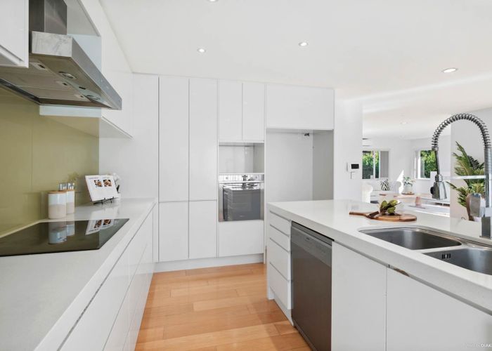  at 148 Nile Road, Milford, Auckland