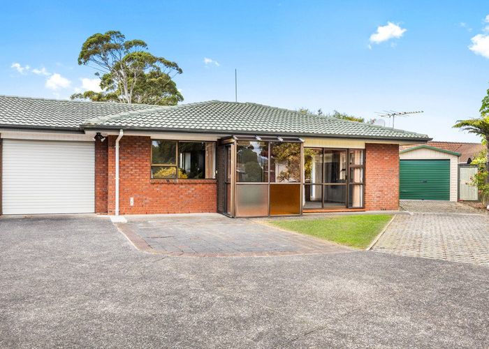  at 1/6 Annette Avenue, Te Atatu South, Waitakere City, Auckland