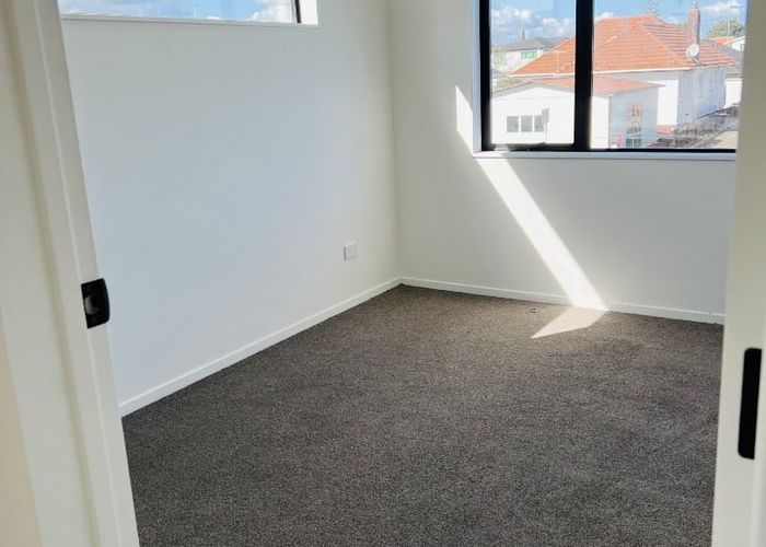  at 2/228 Shirley Rd, Papatoetoe, Manukau City, Auckland