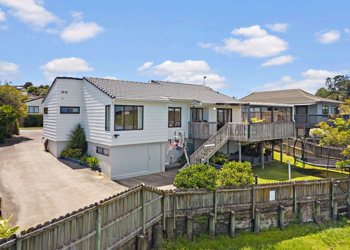  at 72 De Quincey Terrace, Highland Park, Manukau City, Auckland