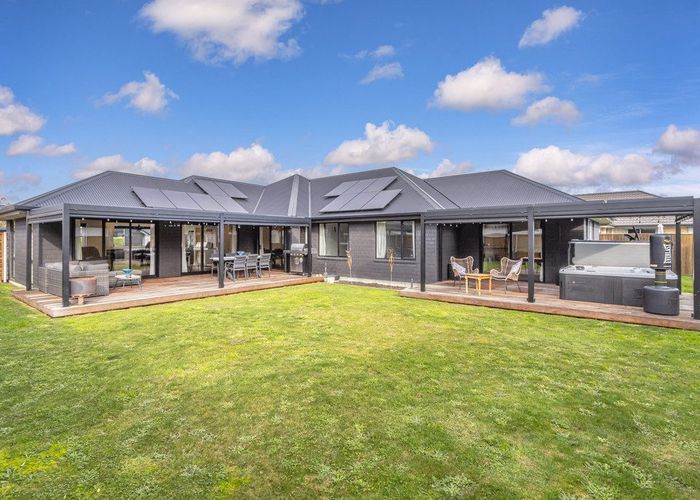  at 7 Bronco Drive, Aidanfield, Christchurch City, Canterbury
