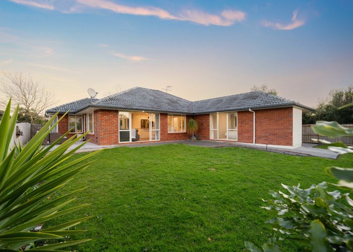  at 8 Belcoo Crescent, East Tamaki, Manukau City, Auckland