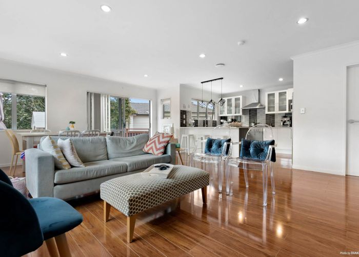  at 112 Tamahere Drive, Glenfield, Auckland