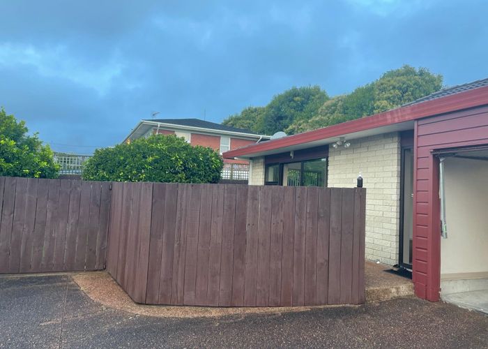  at 4/52 Jellicoe Road, Mount Wellington, Auckland