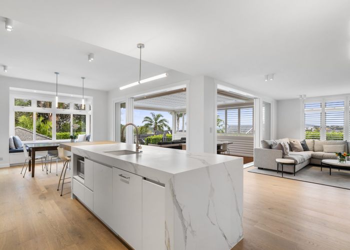  at 39 Codrington Crescent, Mission Bay, Auckland