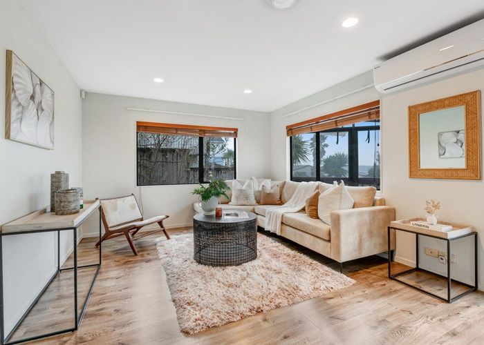  at 1/21 Jumento Place, Unsworth Heights, North Shore City, Auckland