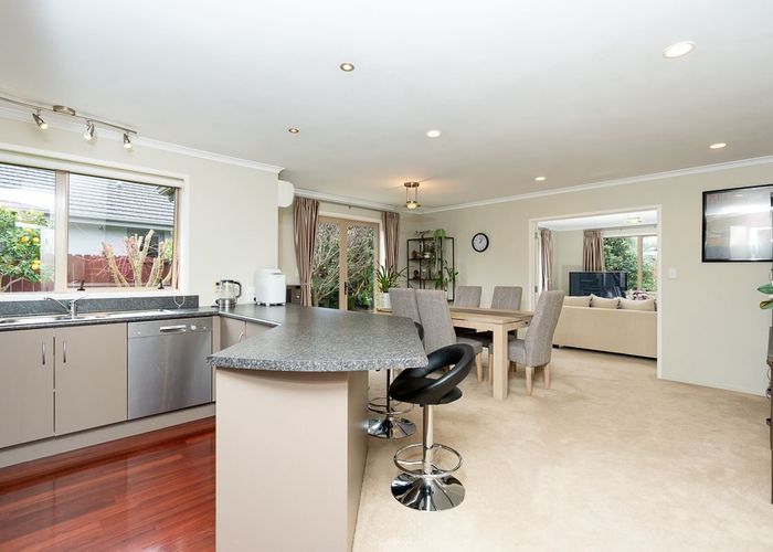  at 9 St James Drive, Huntington, Hamilton