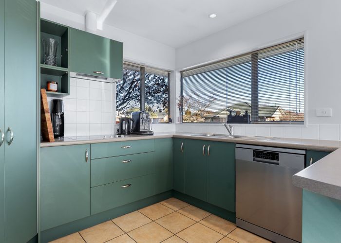  at 4 Gwen Place, Redwood, Christchurch City, Canterbury