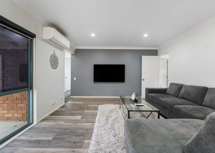  at 82 Hillwell Drive, Henderson, Auckland