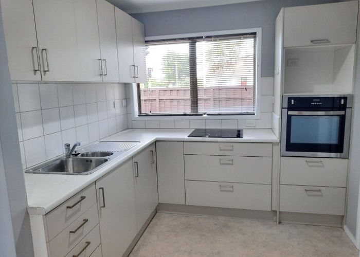  at 2 Springwood Place, Mount Eden, Auckland City, Auckland