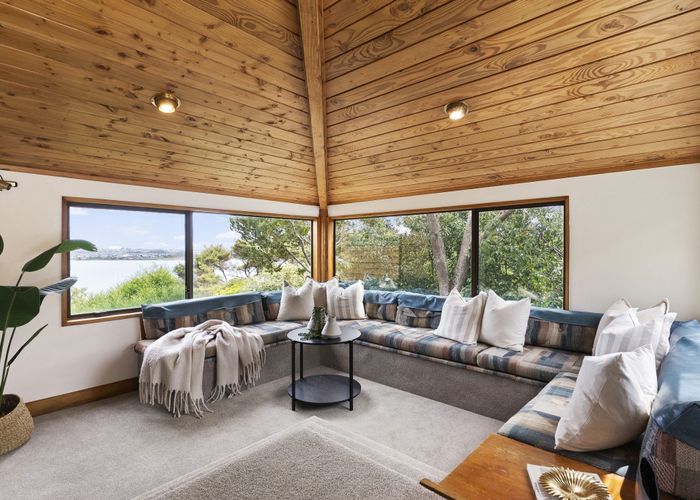  at 7 Eucalyptus Place, Beach Haven, North Shore City, Auckland