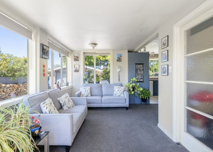  at 92 Main North Road, Woodend, Woodend