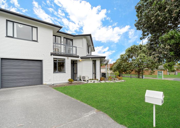  at 17/2 Armoy Drive, East Tamaki, Manukau City, Auckland
