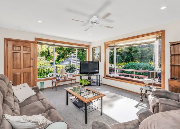  at 2/20 Gunns Crescent, Cashmere, Christchurch City, Canterbury