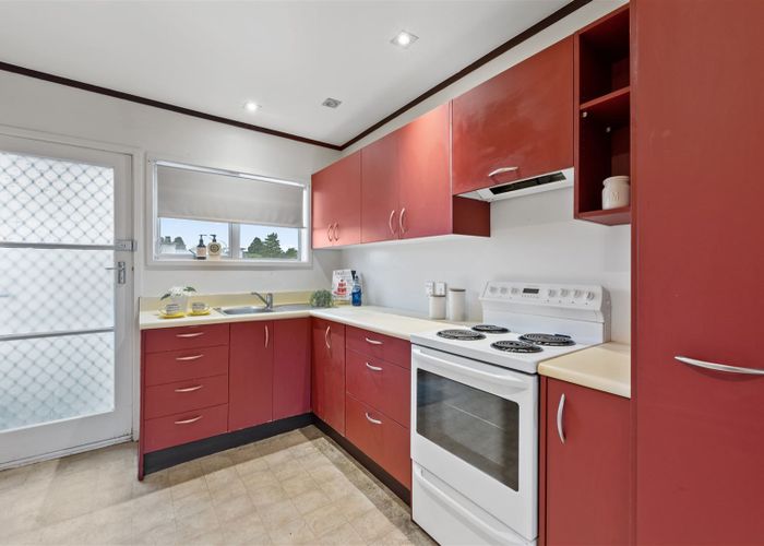  at 4/13 Elm Street, Avondale, Auckland