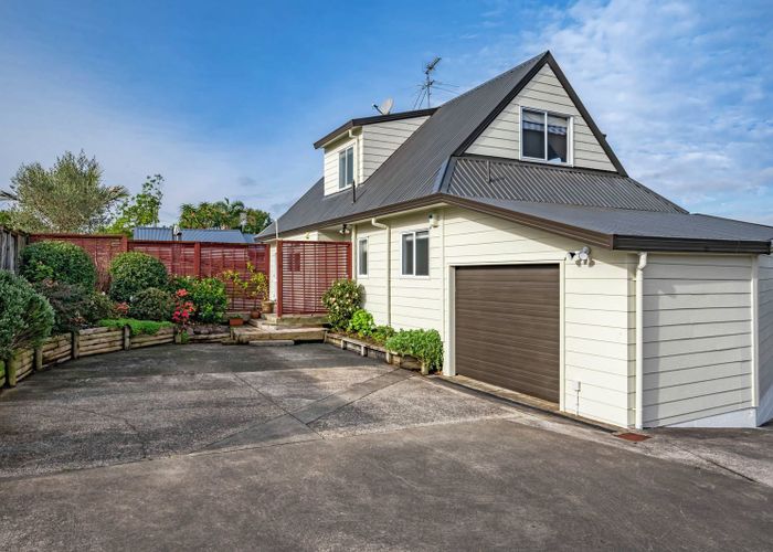  at 14 Seaglen Place, Botany Downs, Auckland