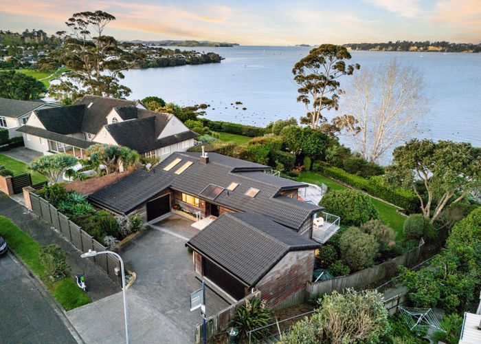  at 24 Vista Crescent, Glendowie, Auckland
