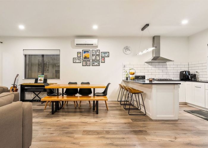  at 15A Reynella Drive, Massey, Waitakere City, Auckland