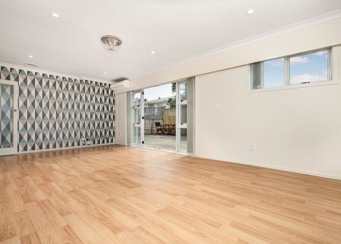  at 4 Lincoln Road, Manurewa East, Auckland