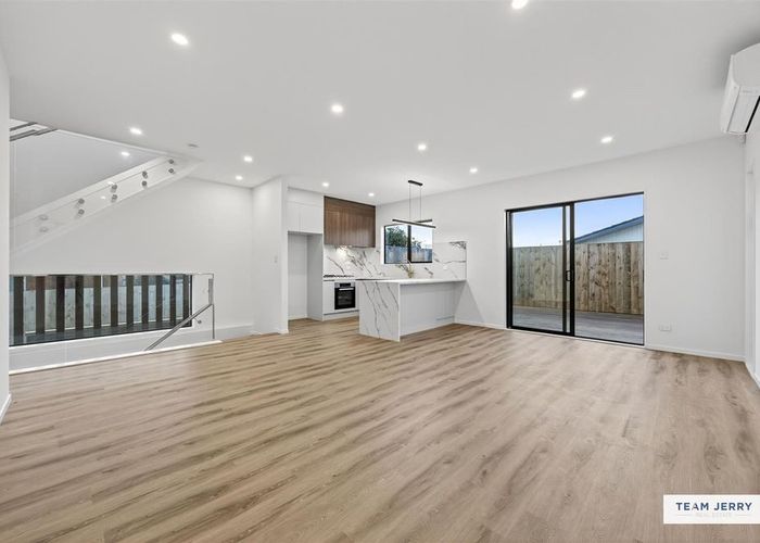  at 27 Jandell Crescent, Bucklands Beach, Manukau City, Auckland
