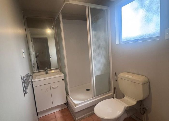  at 2A/41 Challen Close, Conifer Grove, Papakura, Auckland