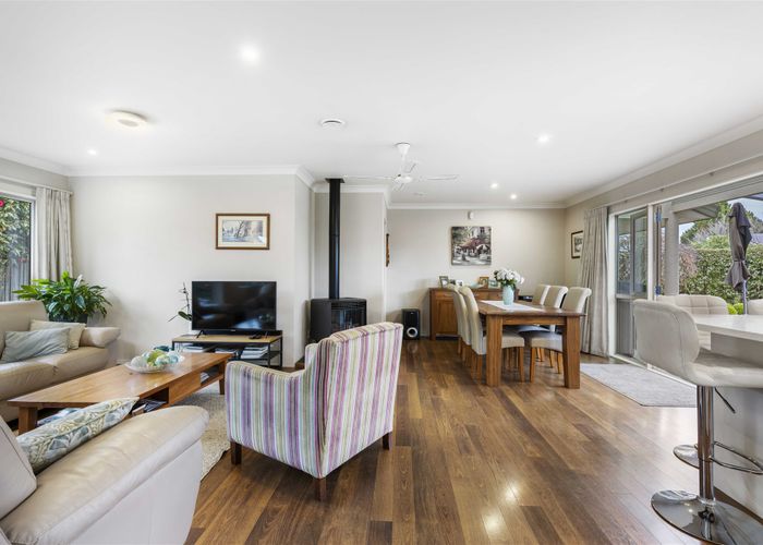  at 3 Farnah Green, Flagstaff, Hamilton