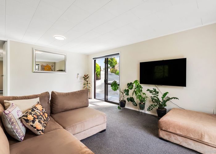  at 2/40 Manuka Road, Glenfield, North Shore City, Auckland