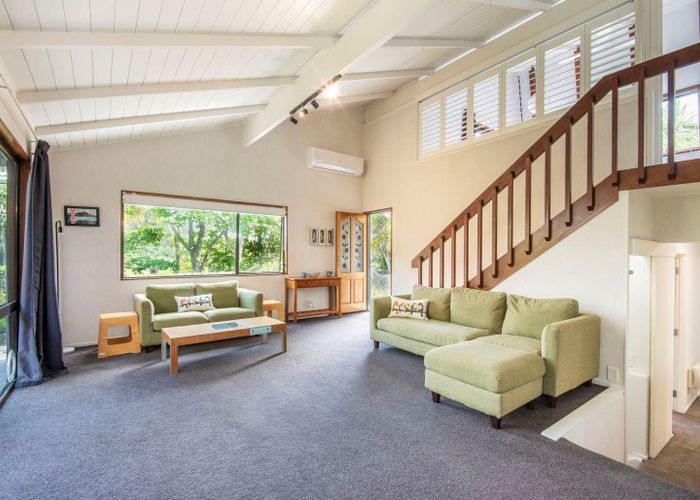  at 90 Aeroview Drive, Beach Haven, Auckland
