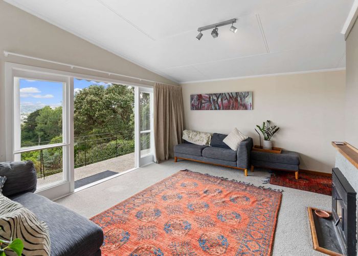  at 32 Wairere Road, Bastia Hill, Whanganui