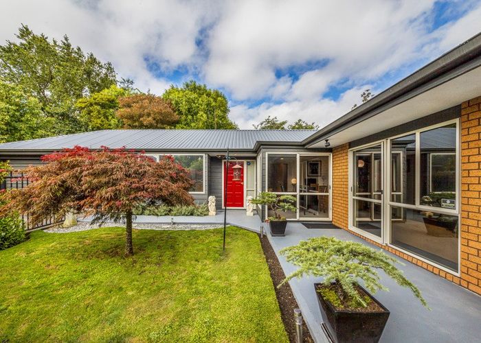  at 2/82 Quinns Road, Shirley, Christchurch