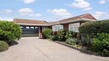  at 1/18 Carriage Close, Northpark, Auckland
