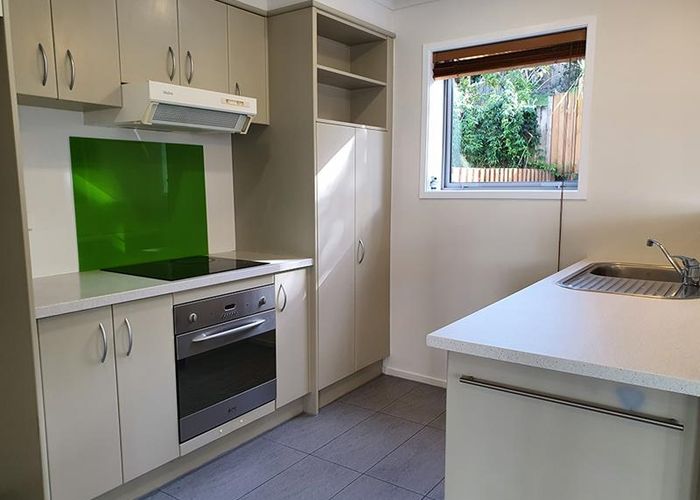  at 6/13 Kaihu Street, Northcote, Auckland