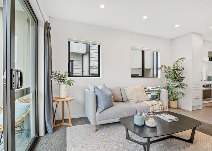  at Two Beds/58-60 Kemp Road, Massey, Waitakere City, Auckland