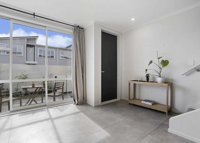  at 3 Sanremo Lane, Stanmore Bay, Whangaparaoa