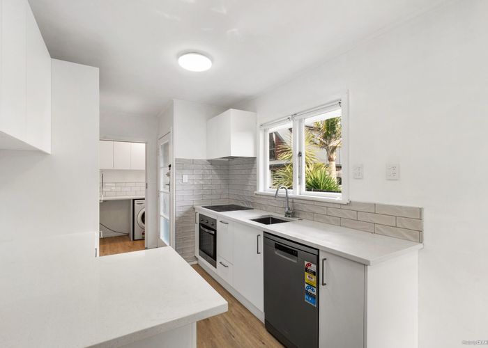  at 29A Rosalind Road, Glenfield, Auckland