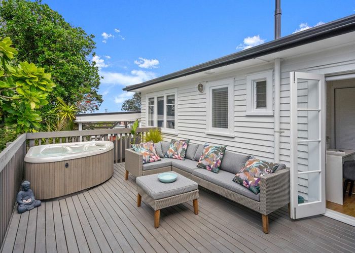  at 20C Howe Street, Howick, Auckland