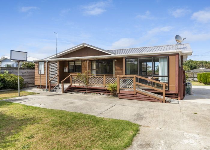  at 28 Kiharoa Street, Otaki Beach, Otaki