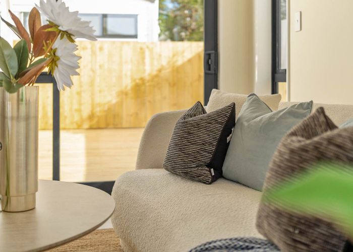  at 8B Duexberry Avenue, Northcote, North Shore City, Auckland