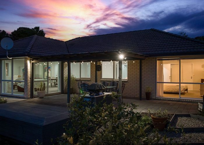  at 3 Fendalton Place, Hatfields Beach, Orewa