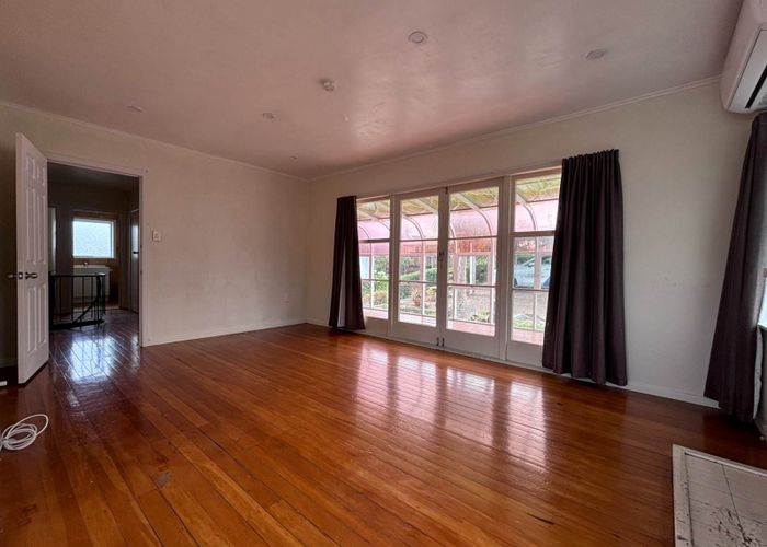  at 1/8 Quiet Street, Te Atatu South, Waitakere City, Auckland