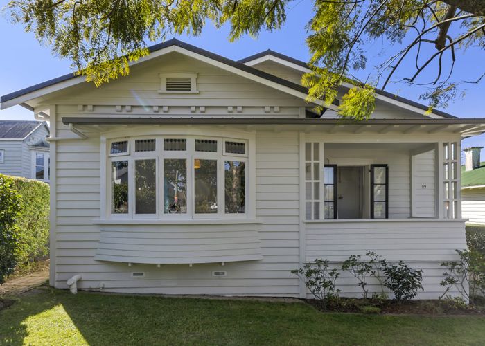  at 27 Wairere Avenue, Mount Albert, Auckland