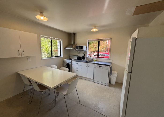  at 2/111 Clarence Street, Riccarton, Christchurch City, Canterbury