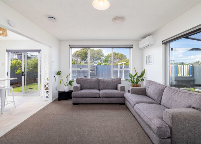  at 2/15 Hood Street, New Brighton, Christchurch