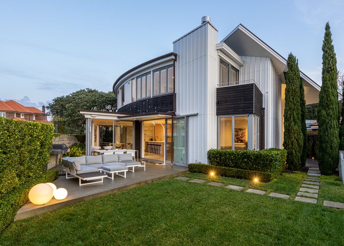  at 33A Stanley Point Road, Stanley Point, Auckland
