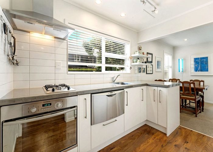  at 2/13 Patterson Street, Sandringham, Auckland