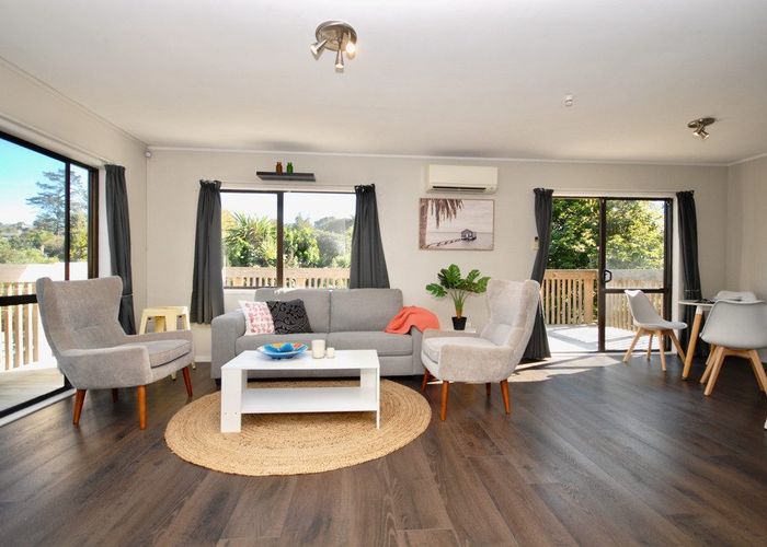 at 2/47 Flaxdale Street, Birkdale, North Shore City, Auckland