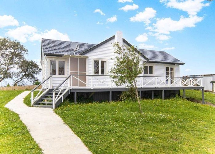  at 16 Cliff View Drive, Green Bay, Waitakere City, Auckland