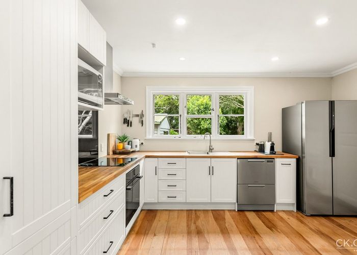  at 6 Glen Road, Stokes Valley, Lower Hutt, Wellington